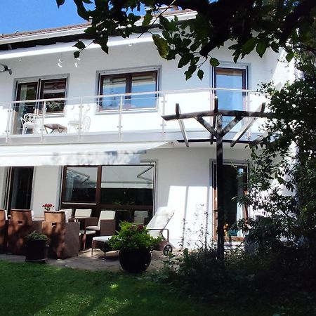 Elegant-Terraced-House-With-Bikes-Near-The-Lake-Children-At-Least-6-A-Old Starnberg Kültér fotó