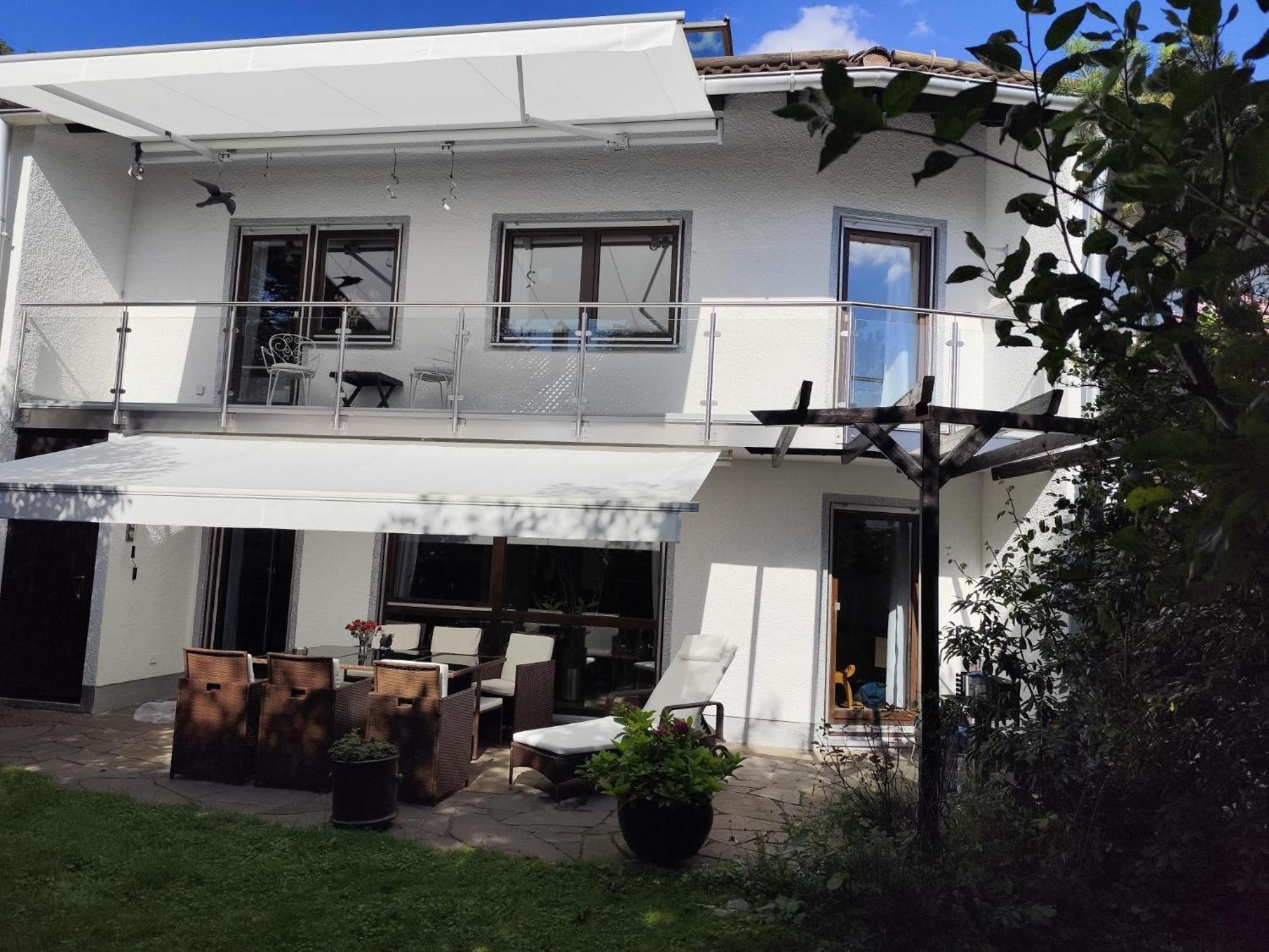 Elegant-Terraced-House-With-Bikes-Near-The-Lake-Children-At-Least-6-A-Old Starnberg Kültér fotó