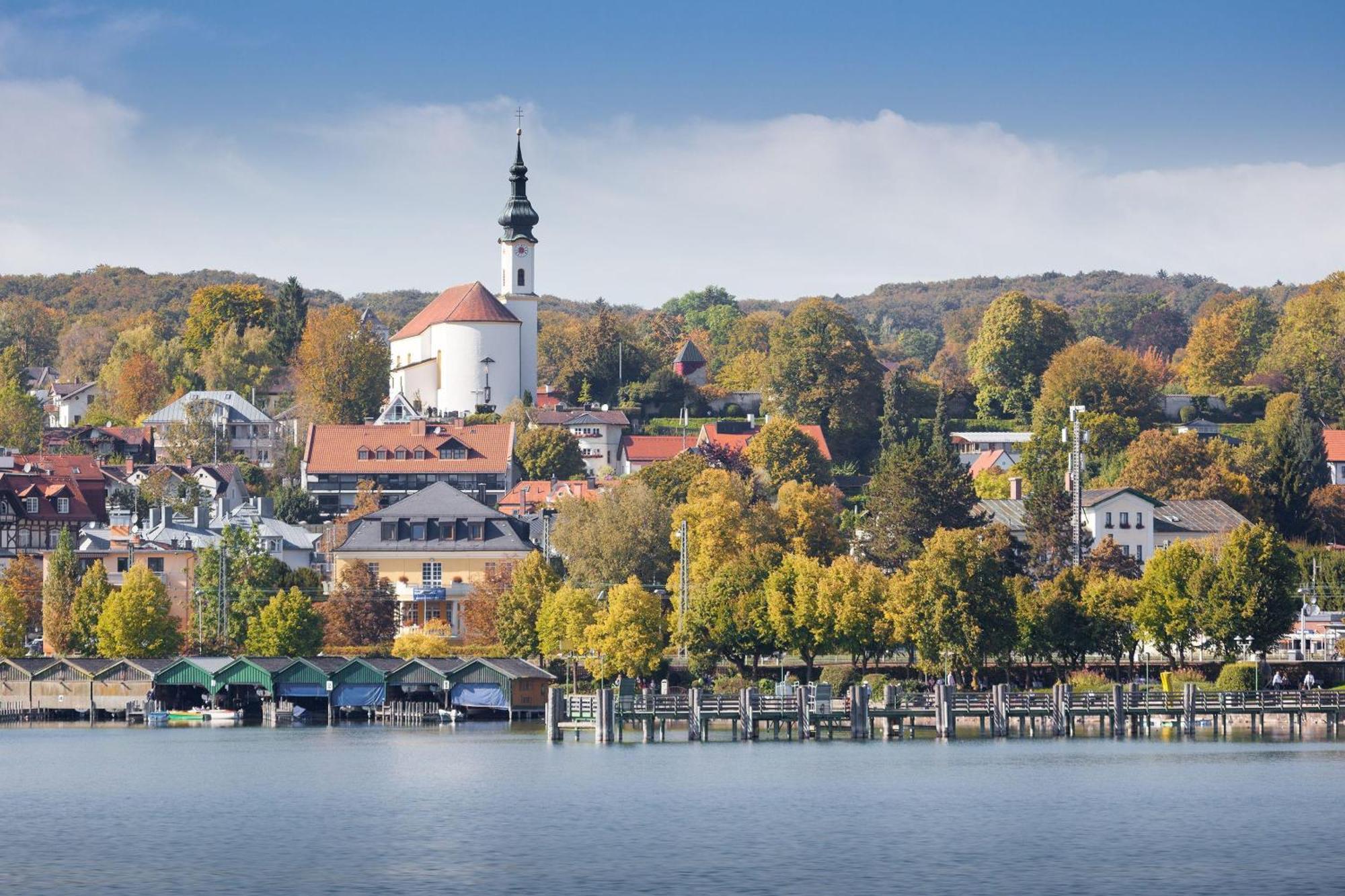 Elegant-Terraced-House-With-Bikes-Near-The-Lake-Children-At-Least-6-A-Old Starnberg Kültér fotó