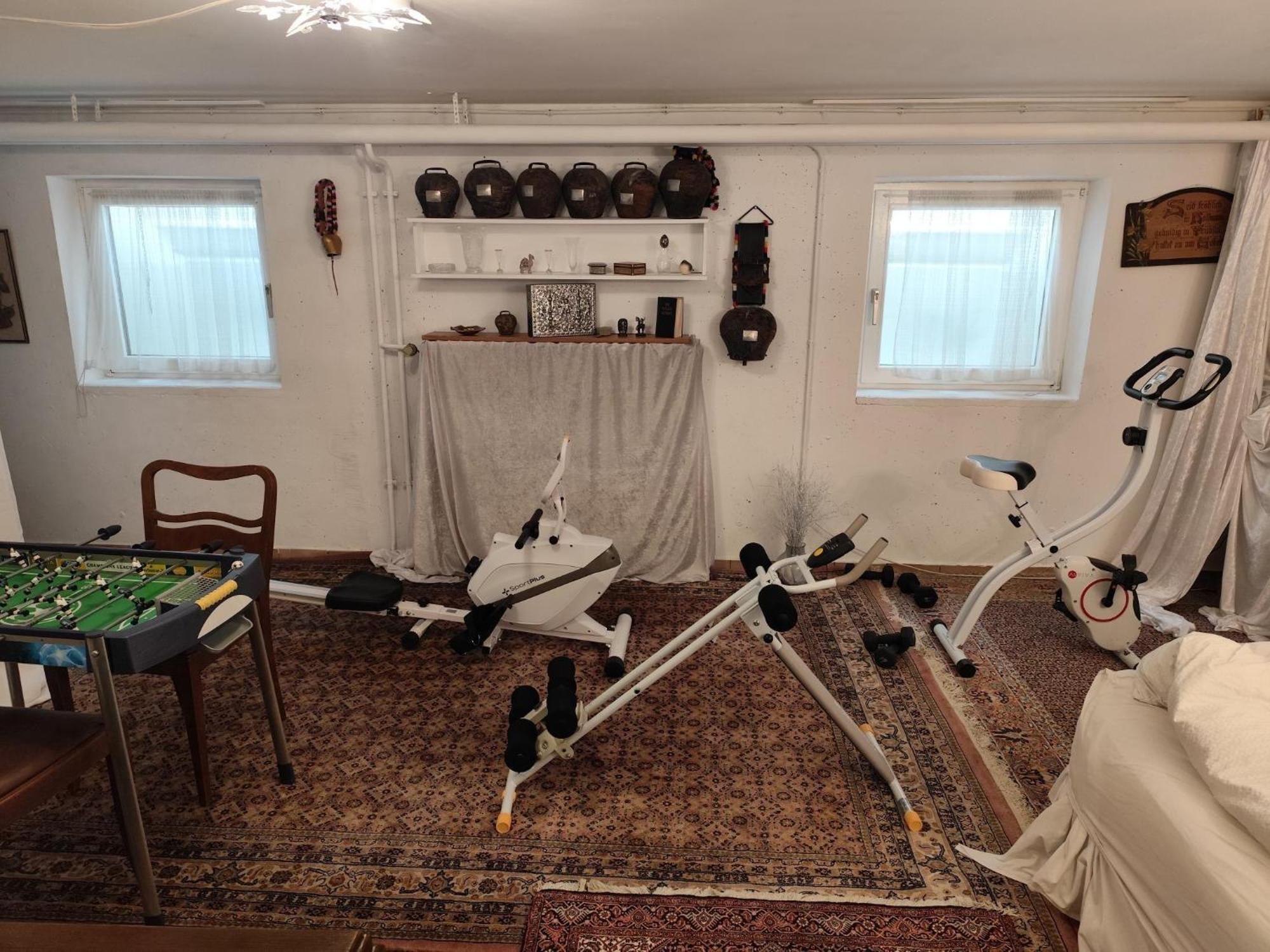 Elegant-Terraced-House-With-Bikes-Near-The-Lake-Children-At-Least-6-A-Old Starnberg Kültér fotó